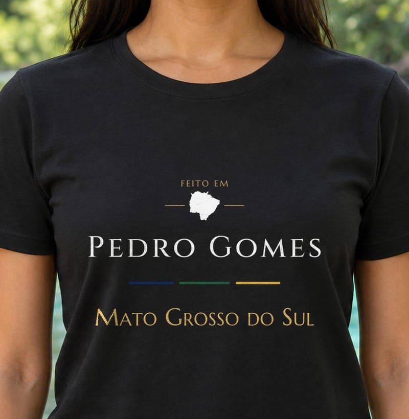 Camiseta Feito em de Pedro Gomes